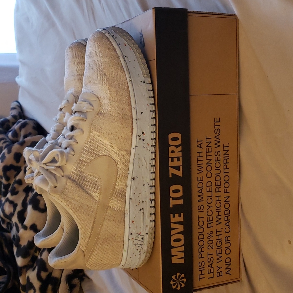 Nike AF1 Air Force 1 Crater Flyknit size 11 white/photon dust